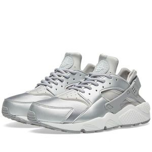 silver Nike hauraches